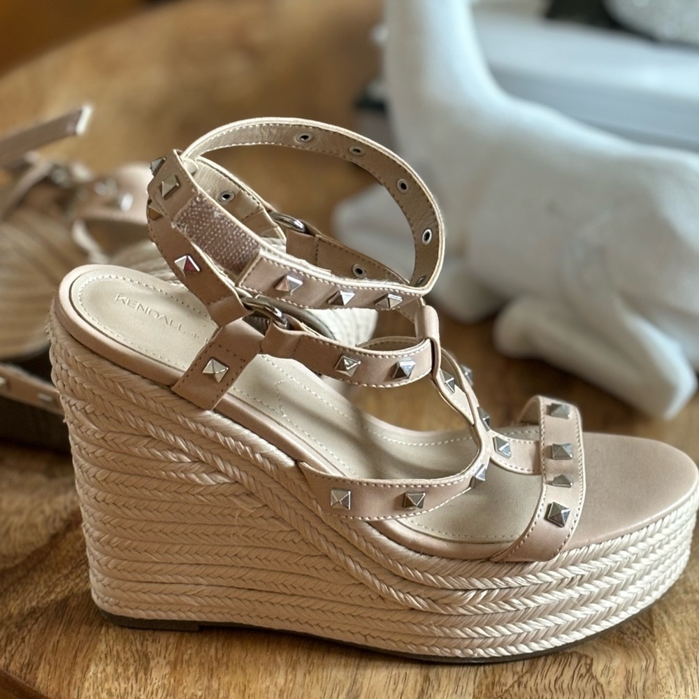 New. Never worn